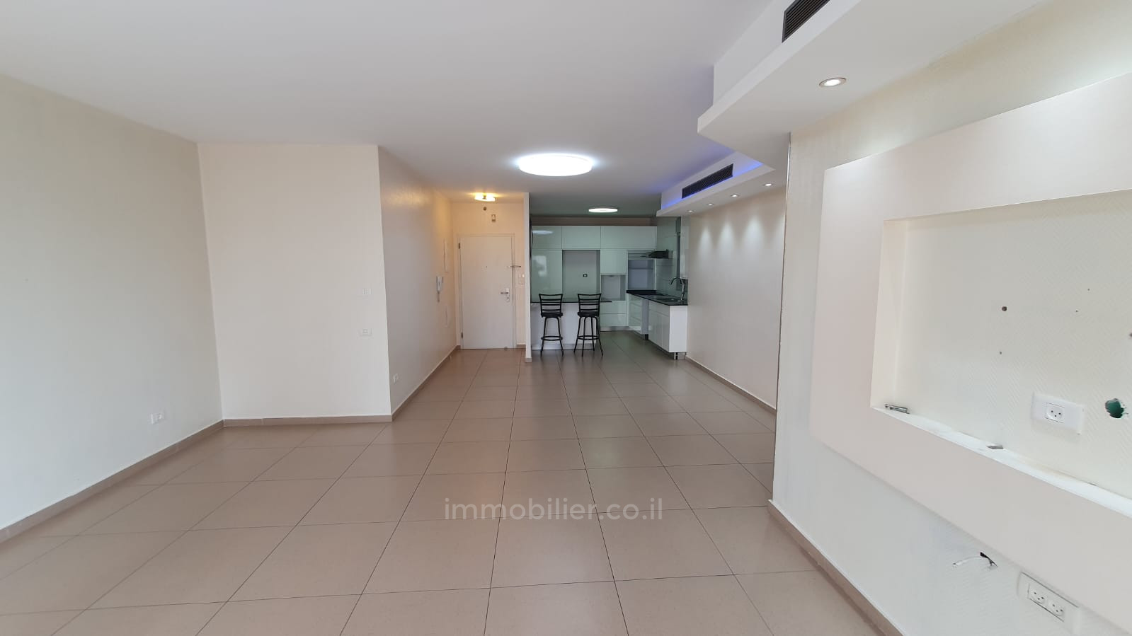 Apartamento 4 cômodos Ascalão Barnea 642-IBL-36