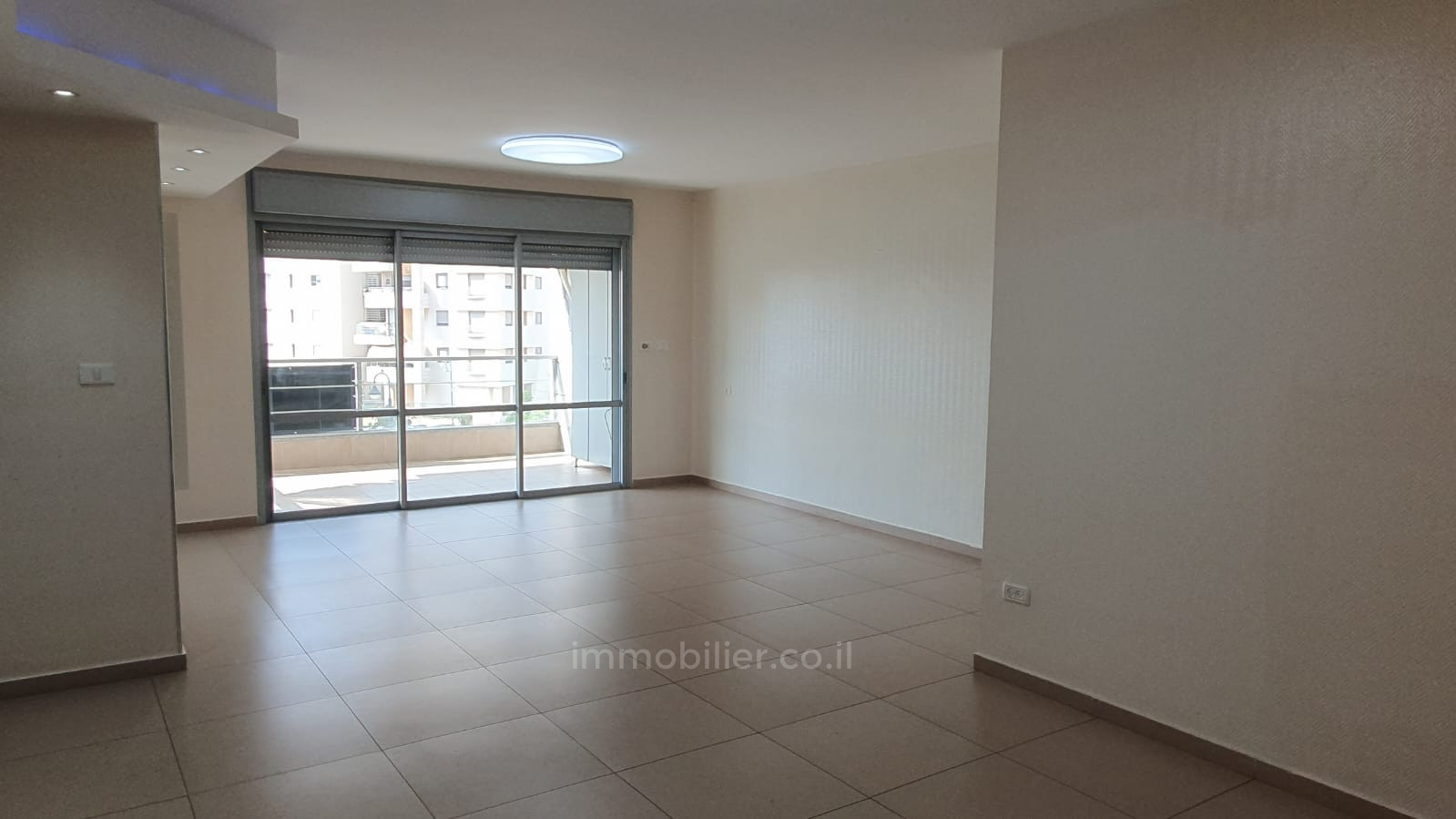 Apartamento 4 cômodos Ascalão Barnea 642-IBL-36