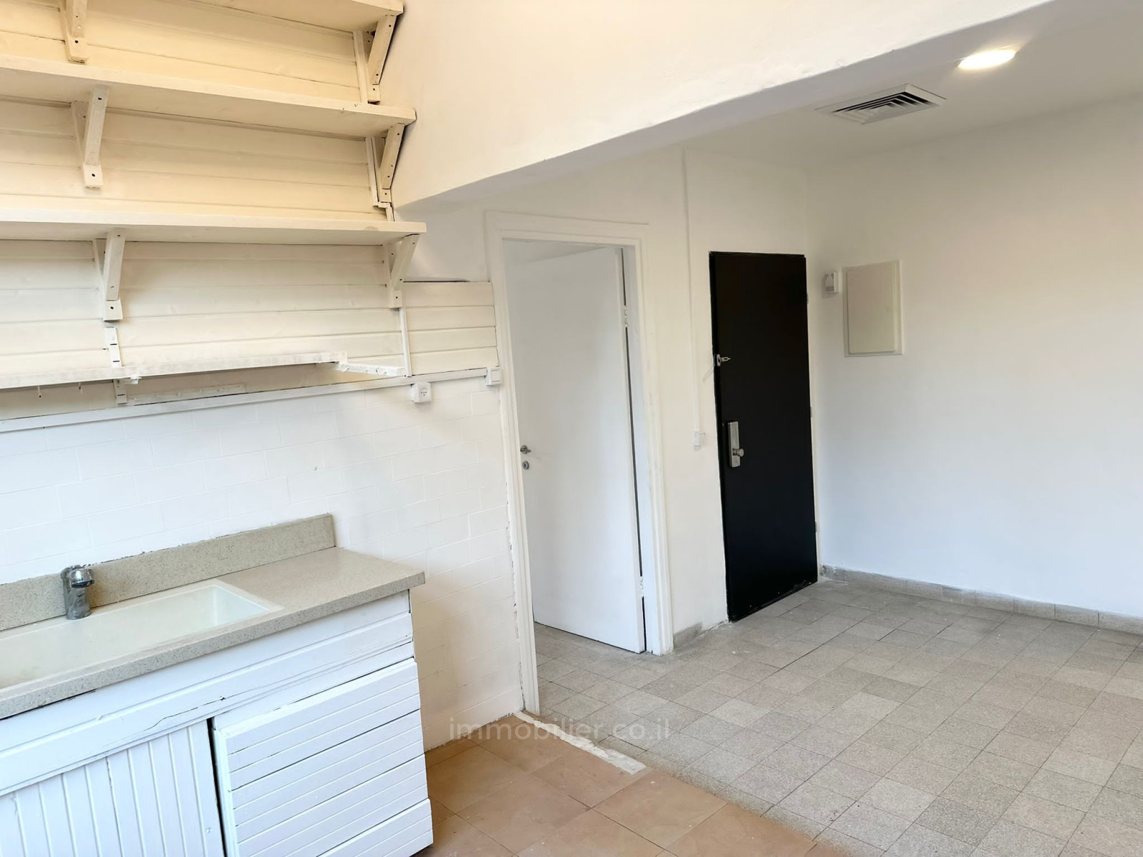 Apartamento 3 cômodos Jerusalém Moshava Germanit 642-IBL-44