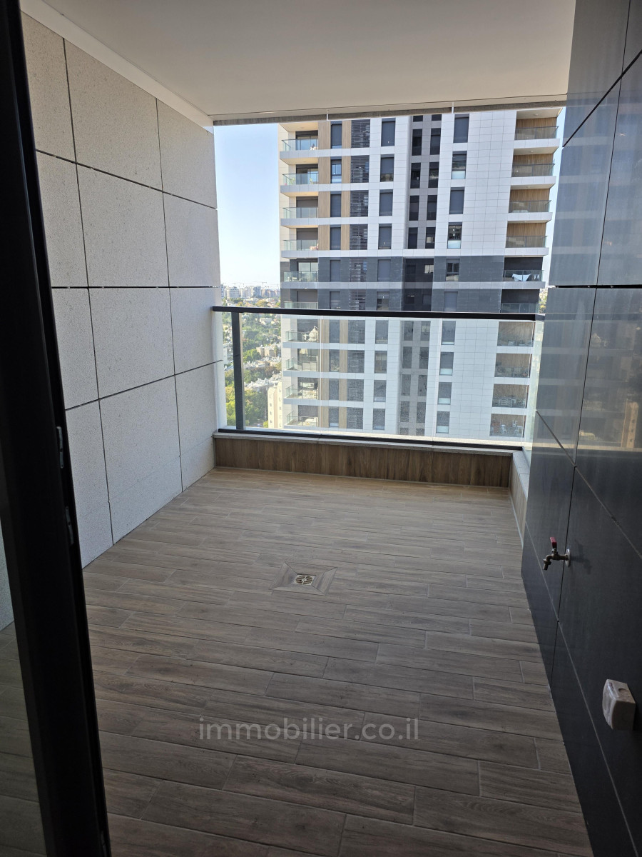 Apartamento 3 cômodos Tel Aviv Ramat Hahayal 642-IBL-50