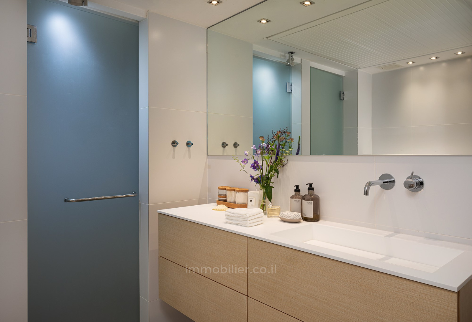 Apartamento 4 cômodos Tel Aviv Primeira linha de mar 651-IBL-10