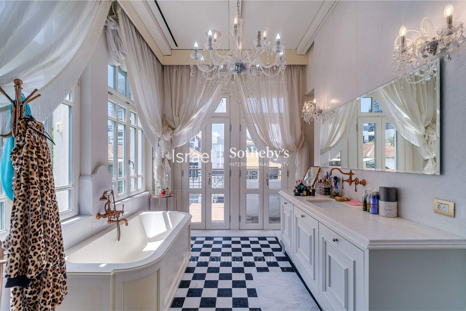 Imóvel 8 cômodos Tel Aviv Lev Tel-Aviv 651-IBL-66