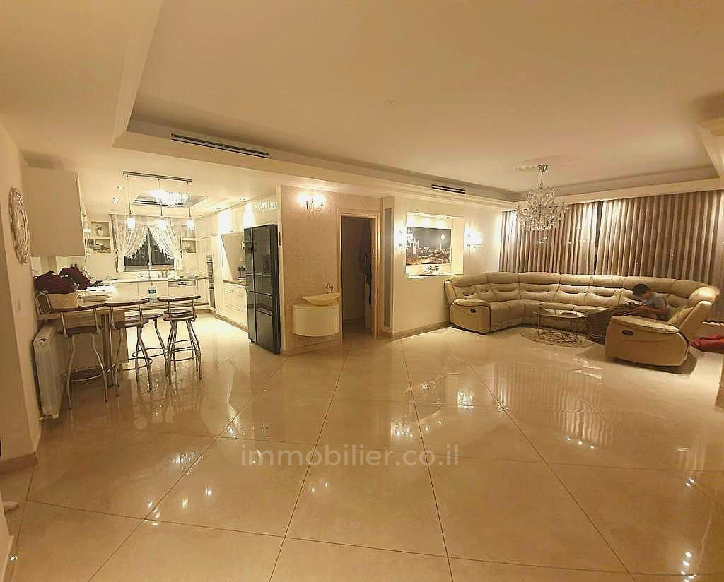 Apartamento 4.5 cômodos Jerusalém Kiryat Moshe 652-IBL-1