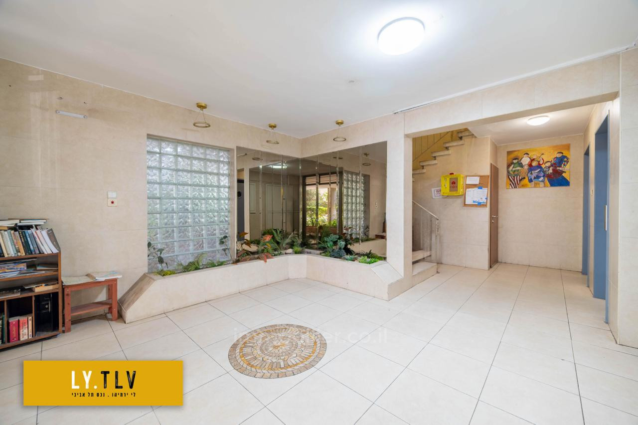 Apartamento 4 cômodos Tel Aviv Nahalat Itshak 804-IBL-103