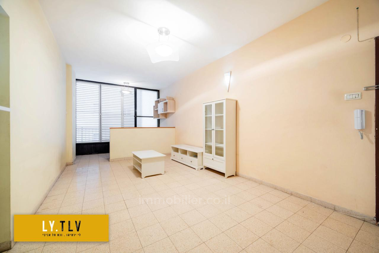 Apartamento 2 cômodos Tel Aviv Montifiory 804-IBL-104