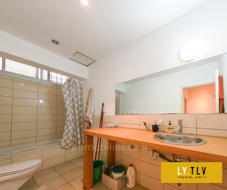 Apartamento 2 cômodos Tel Aviv Primeira linha de mar 804-IBL-111