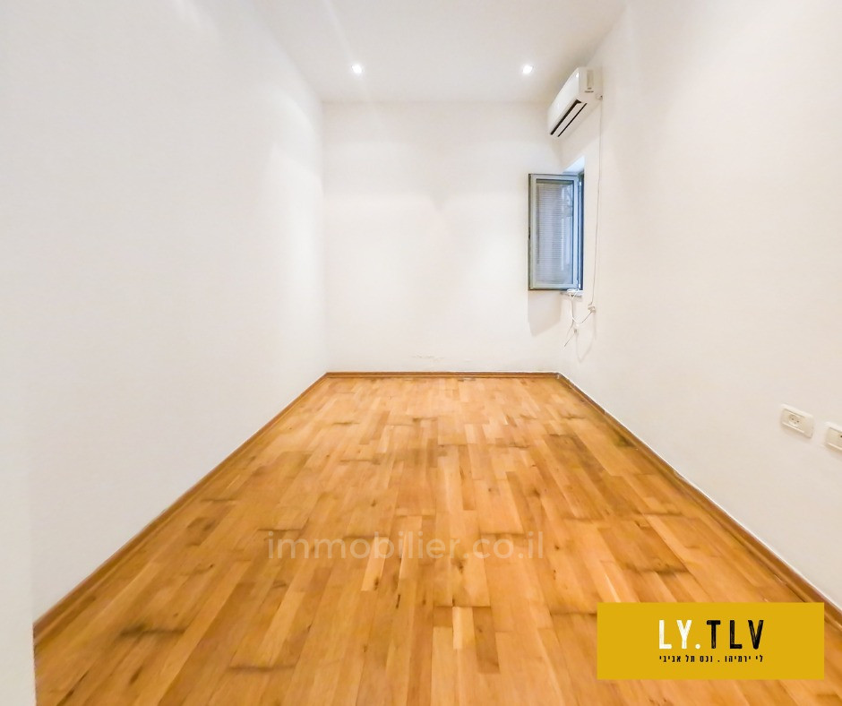 Apartamento 2 cômodos Tel Aviv Primeira linha de mar 804-IBL-111