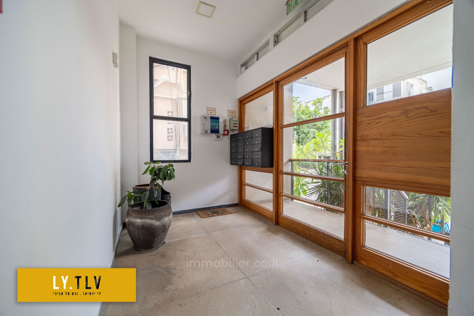 Apartamento 4 cômodos Tel Aviv Lev Tel-Aviv 804-IBL-112