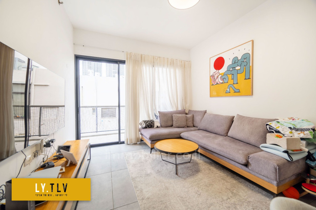 Apartamento 4 cômodos Tel Aviv Lev Tel-Aviv 804-IBL-113