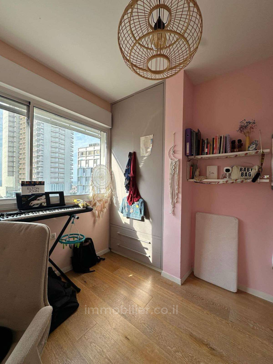 Apartamento 3 cômodos Tel Aviv Primeira linha de mar 804-IBL-14