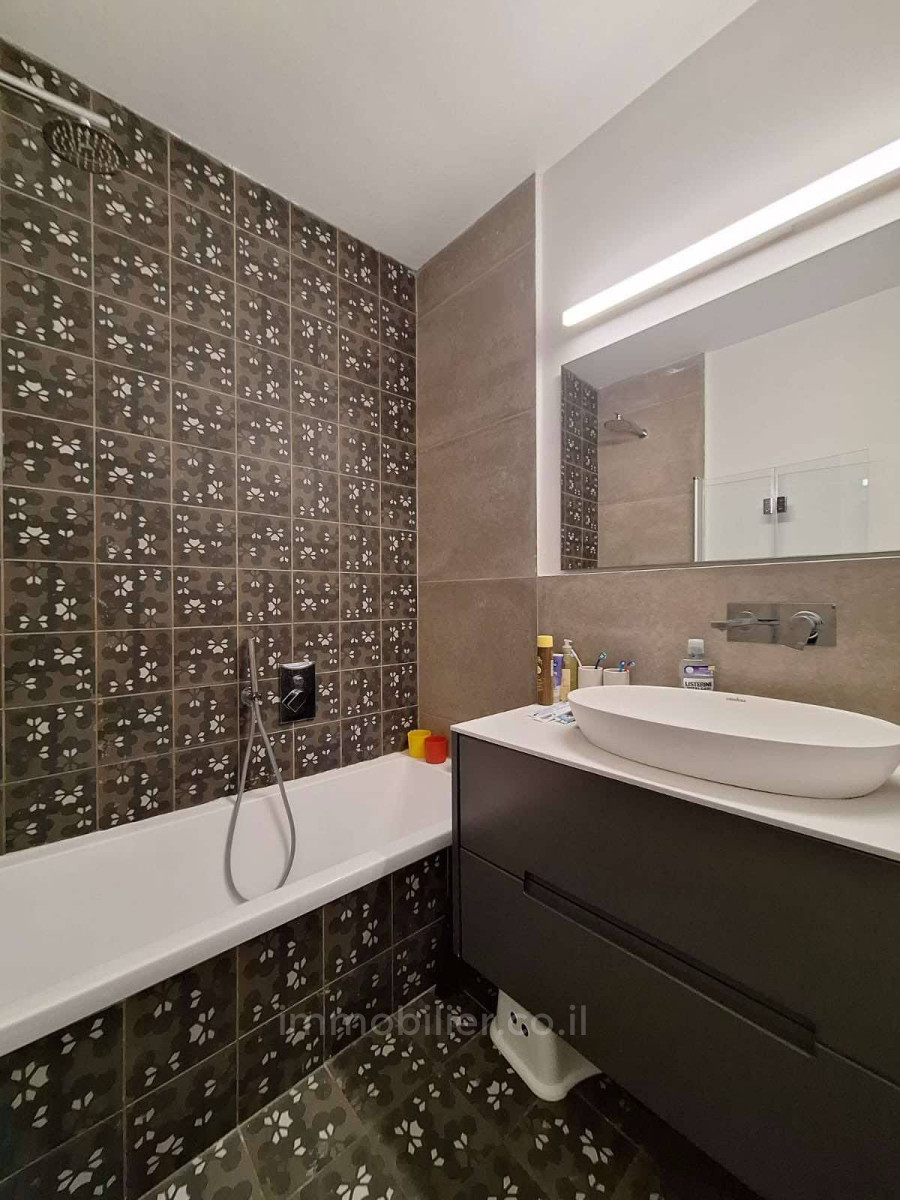 Apartamento 3 cômodos Tel Aviv Primeira linha de mar 804-IBL-15