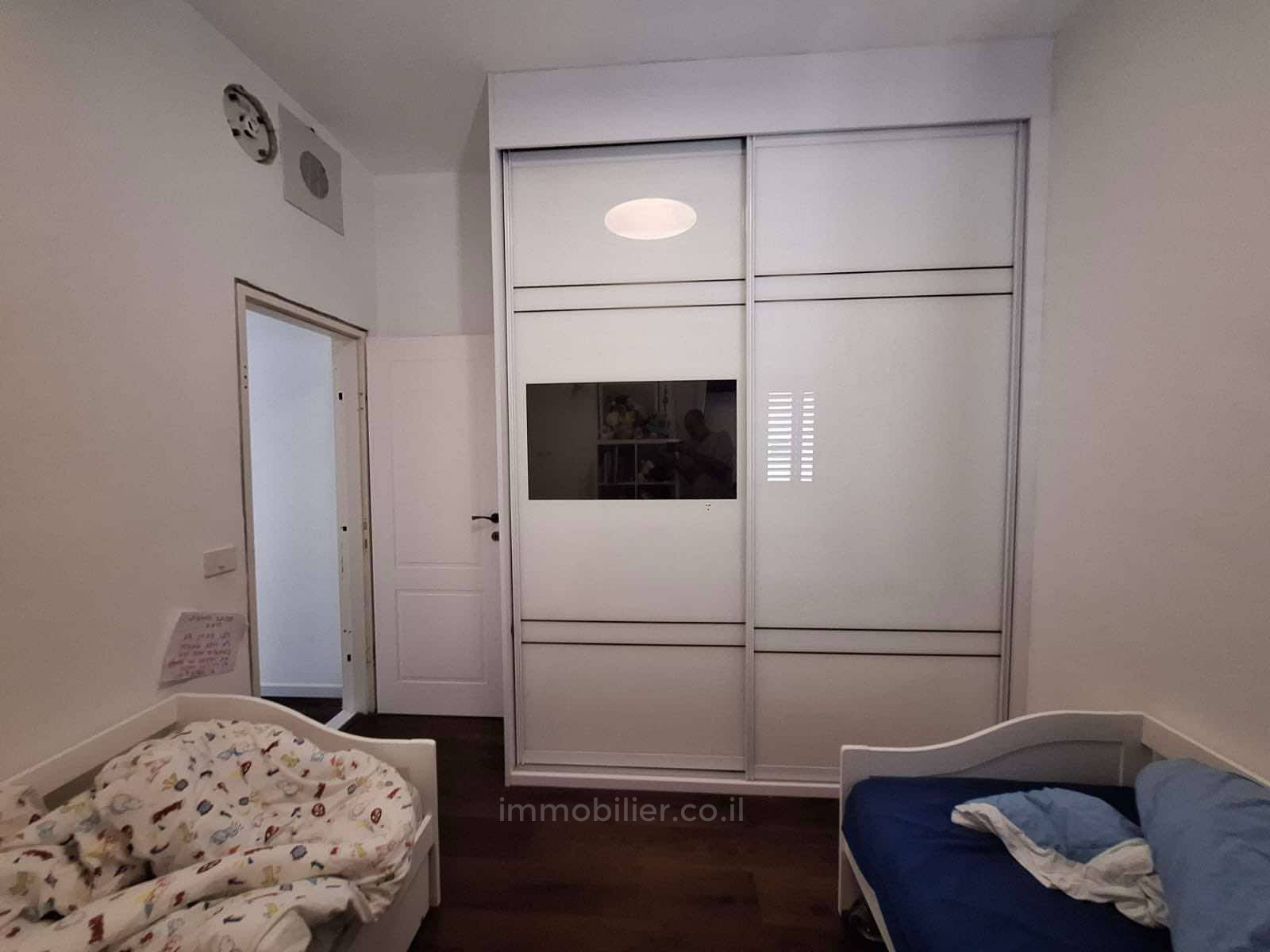 Apartamento 3 cômodos Tel Aviv Primeira linha de mar 804-IBL-15