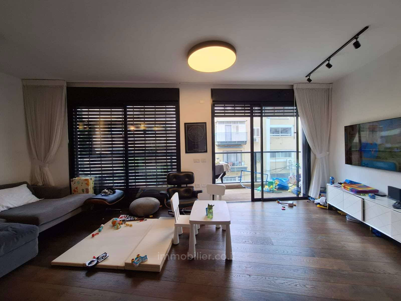 Apartamento 3 cômodos Tel Aviv Primeira linha de mar 804-IBL-15