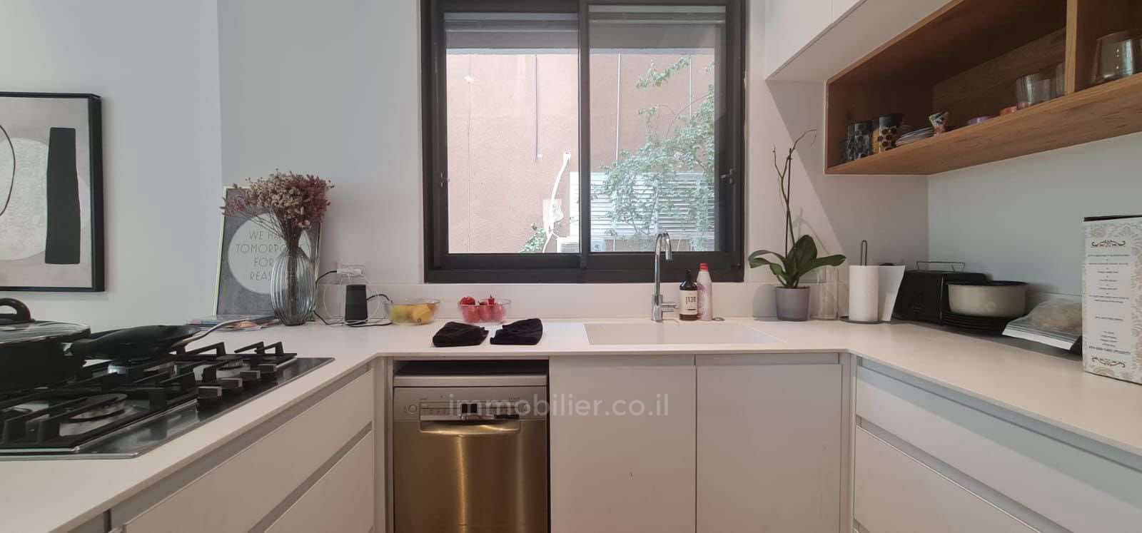 Apartamento 3 cômodos Tel Aviv Primeira linha de mar 804-IBL-17