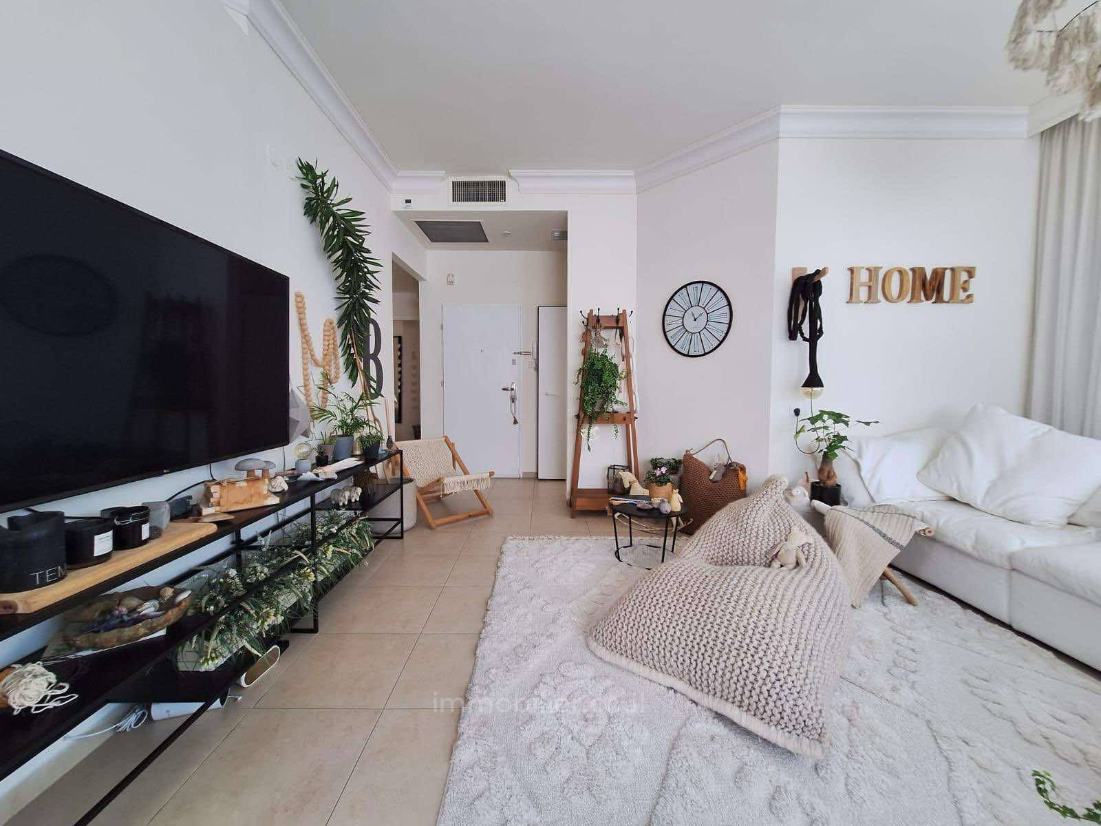 Apartamento 3.5 cômodos Tel Aviv Primeira linha de mar 804-IBL-18