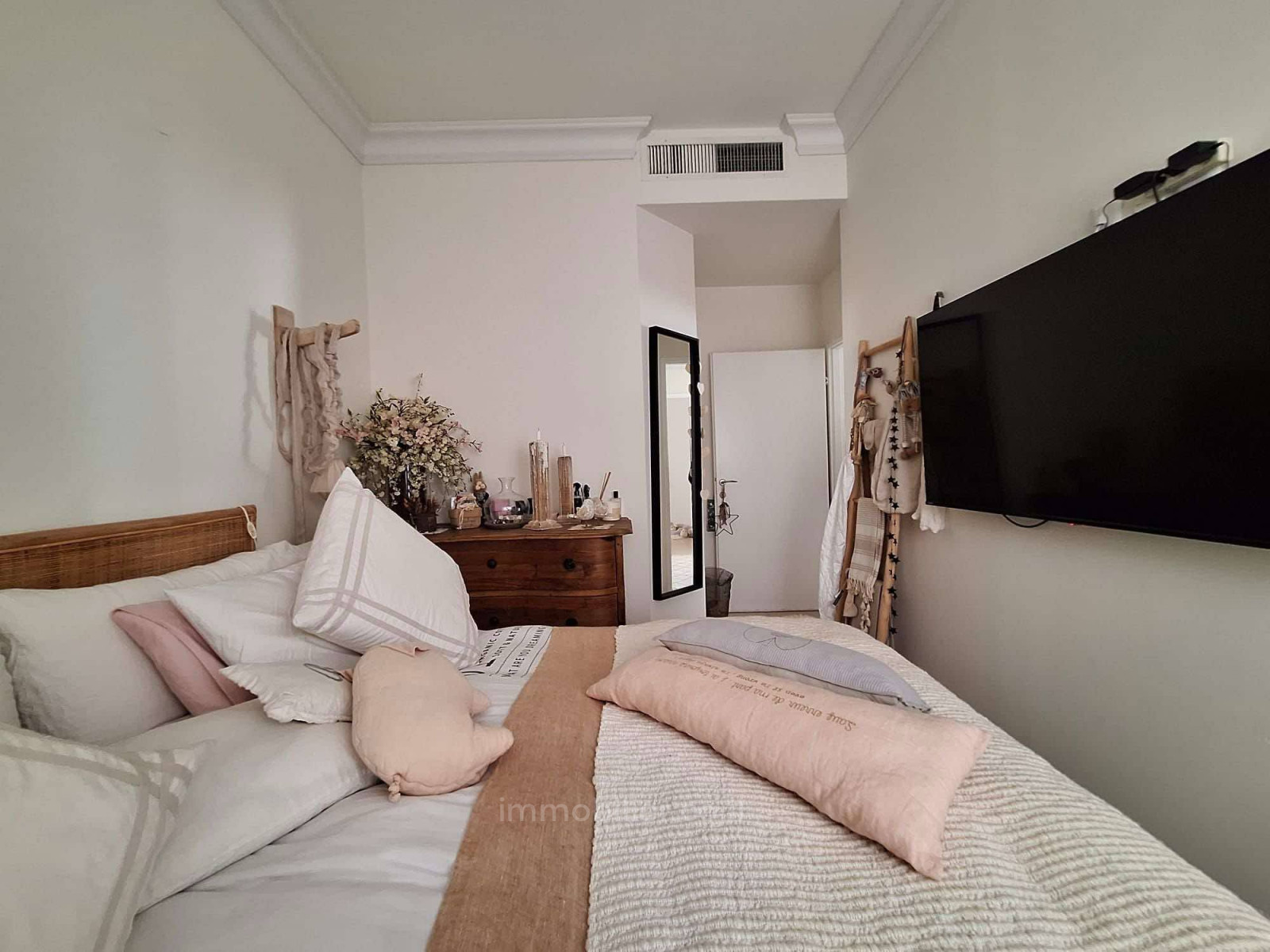 Apartamento 3.5 cômodos Tel Aviv Primeira linha de mar 804-IBL-18