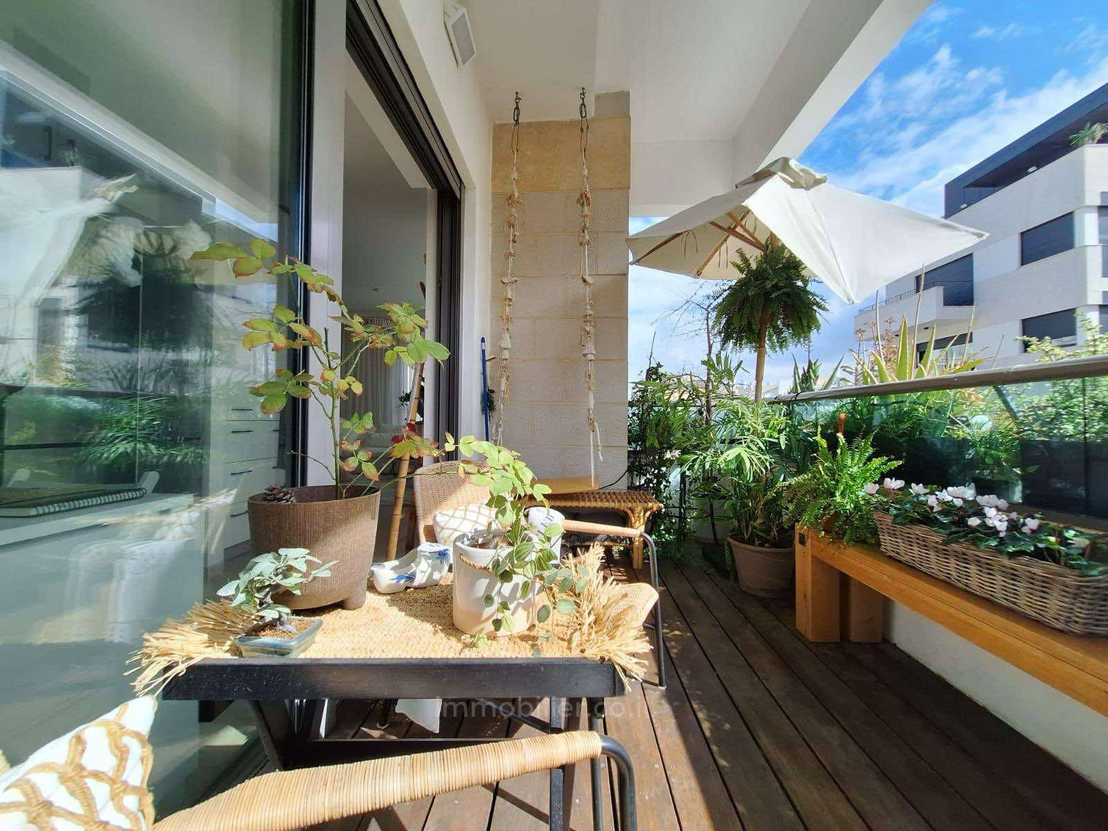 Apartamento 3.5 cômodos Tel Aviv Primeira linha de mar 804-IBL-18