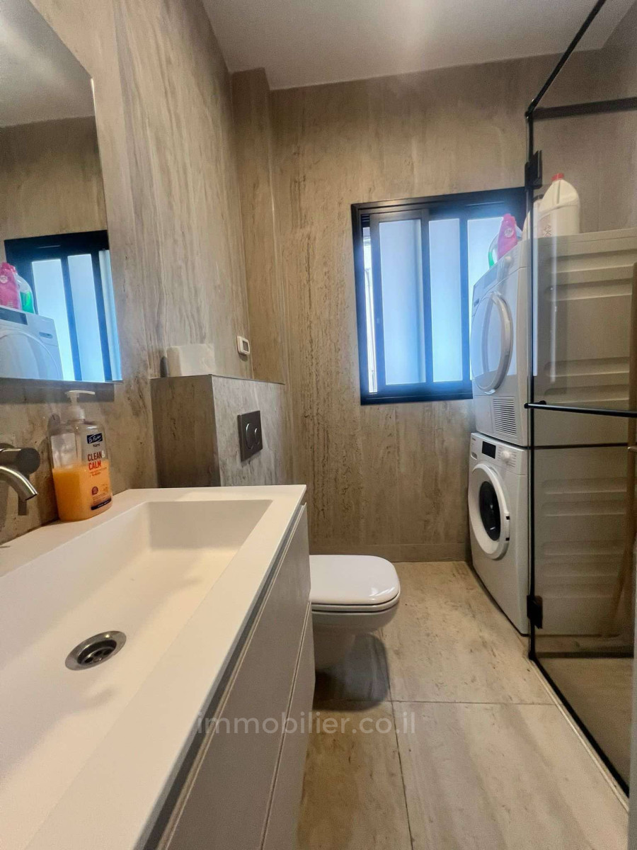Apartamento 3 cômodos Tel Aviv Lev Tel-Aviv 804-IBL-22