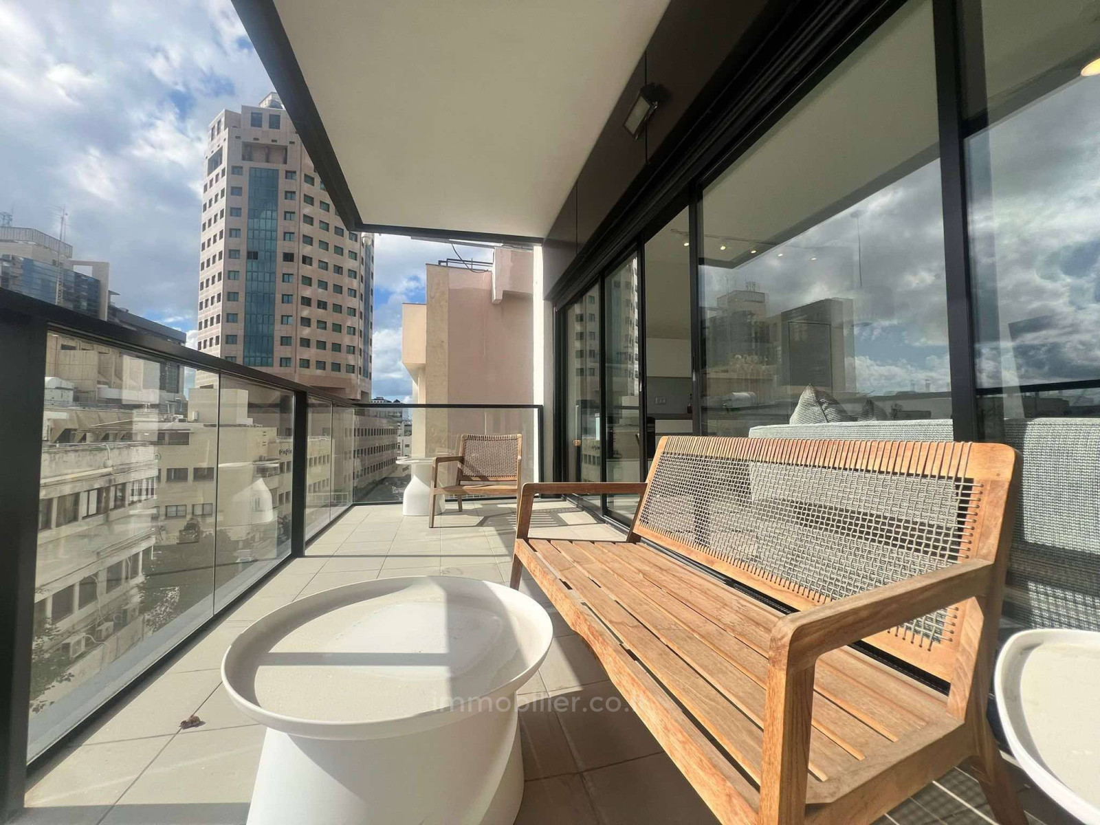 Apartamento 3 cômodos Tel Aviv Lev Tel-Aviv 804-IBL-22