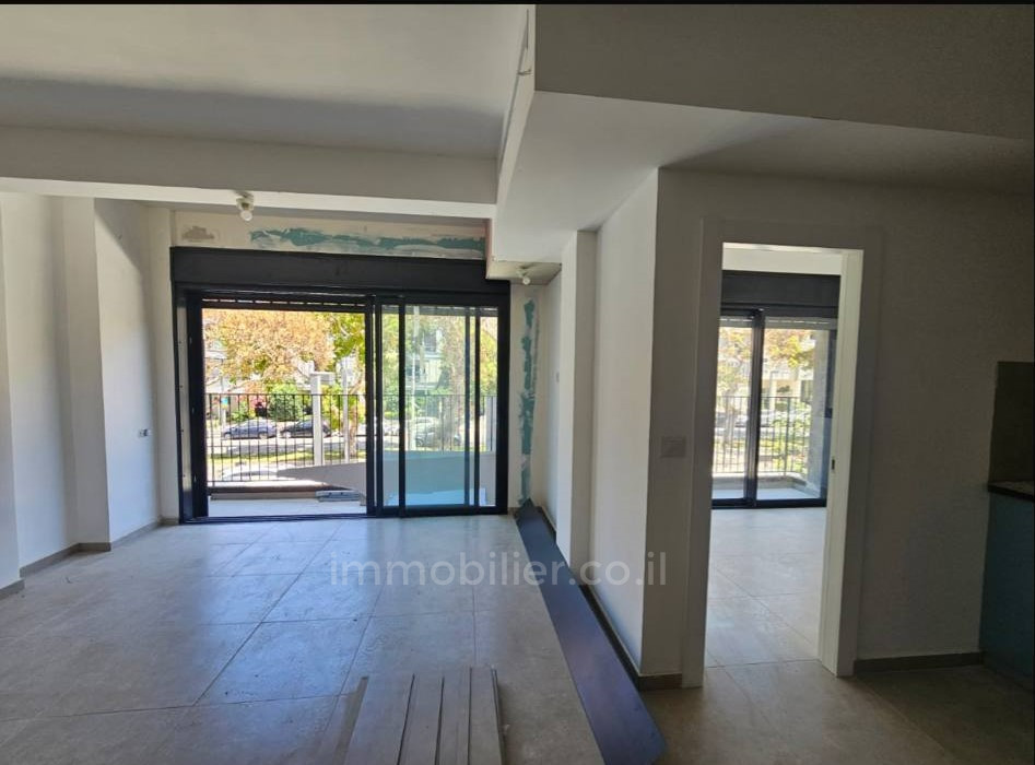  3.5 cômodos Tel Aviv Centro da cidade 804-IBL-23