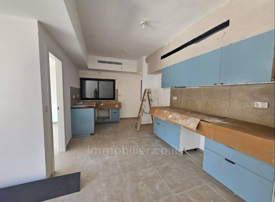  3.5 cômodos Tel Aviv Centro da cidade 804-IBL-23