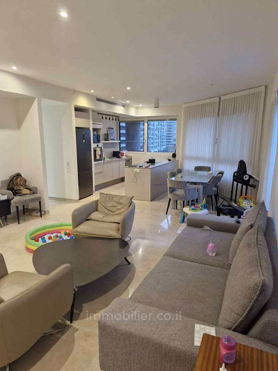  3.5 cômodos Tel Aviv Park Tzameret 804-IBL-25