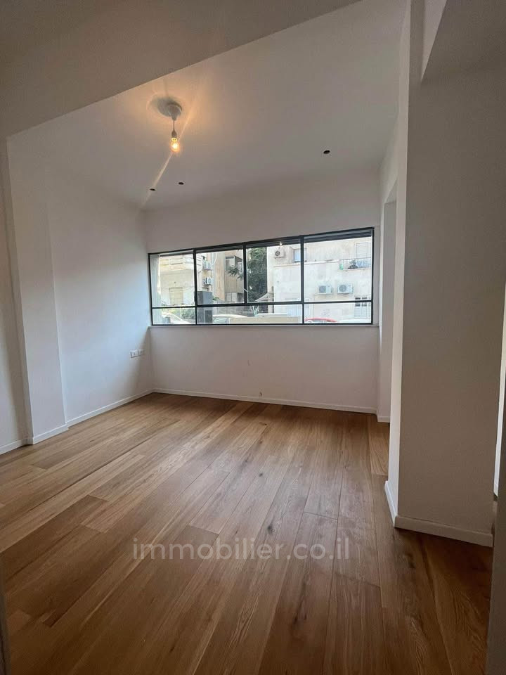 Apartamento 3 cômodos Tel Aviv Lev Tel-Aviv 804-IBL-26
