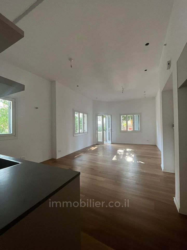 Apartamento 3 cômodos Tel Aviv Lev Tel-Aviv 804-IBL-26