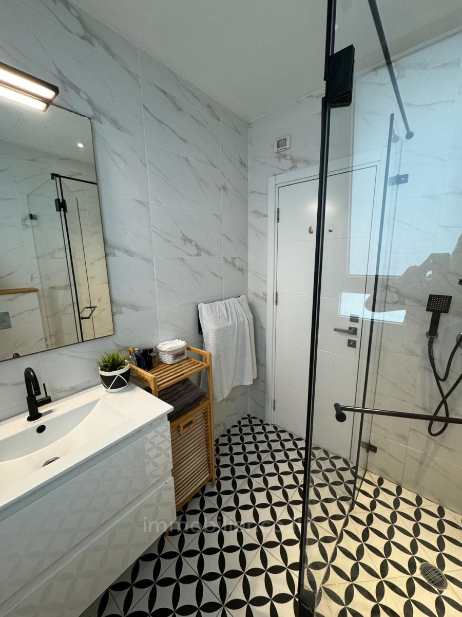 Apartamento 3 cômodos Tel Aviv Centro da cidade 804-IBL-31