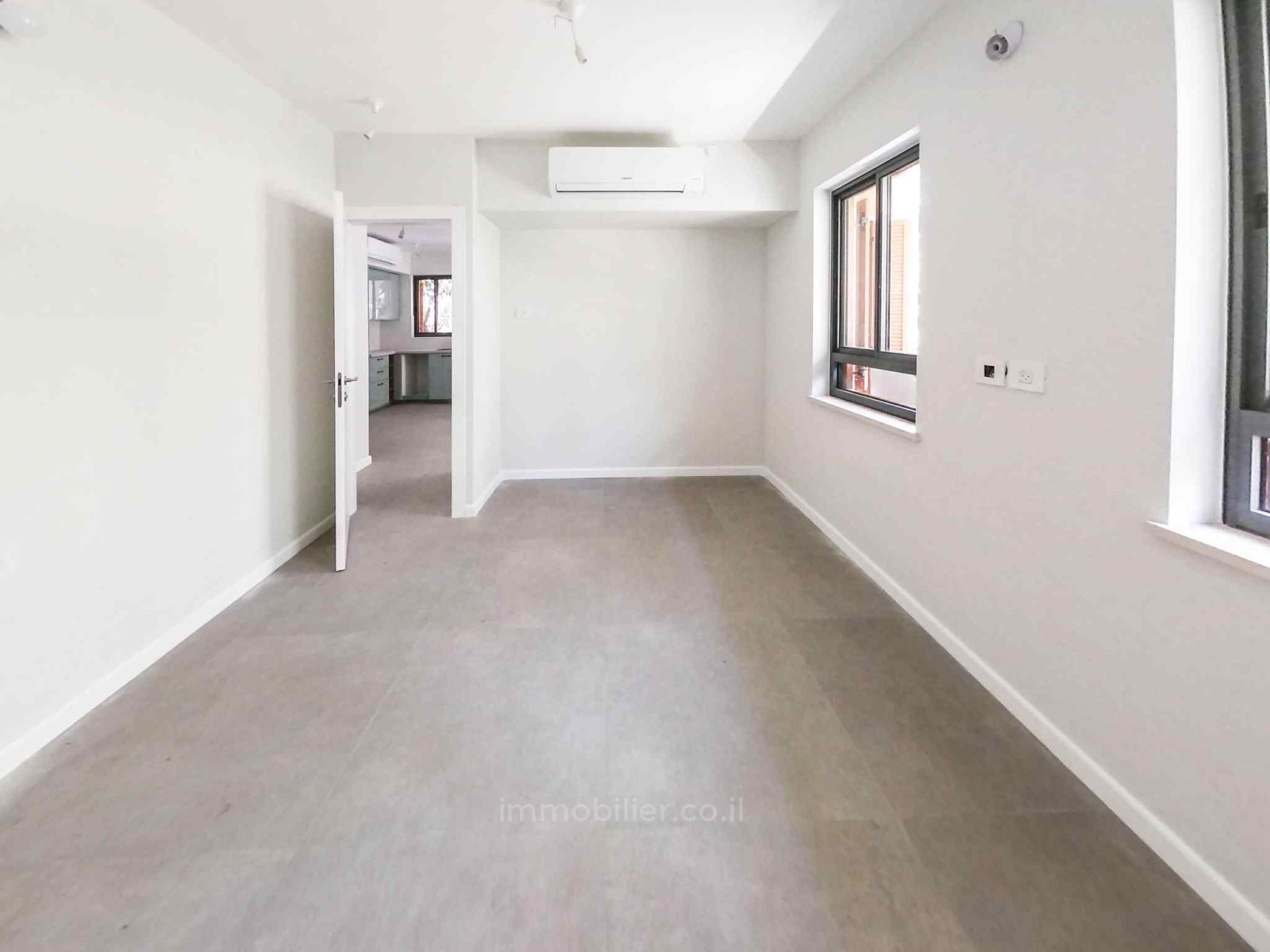 Apartamento 4 cômodos Tel Aviv Lev Tel-Aviv 804-IBL-36