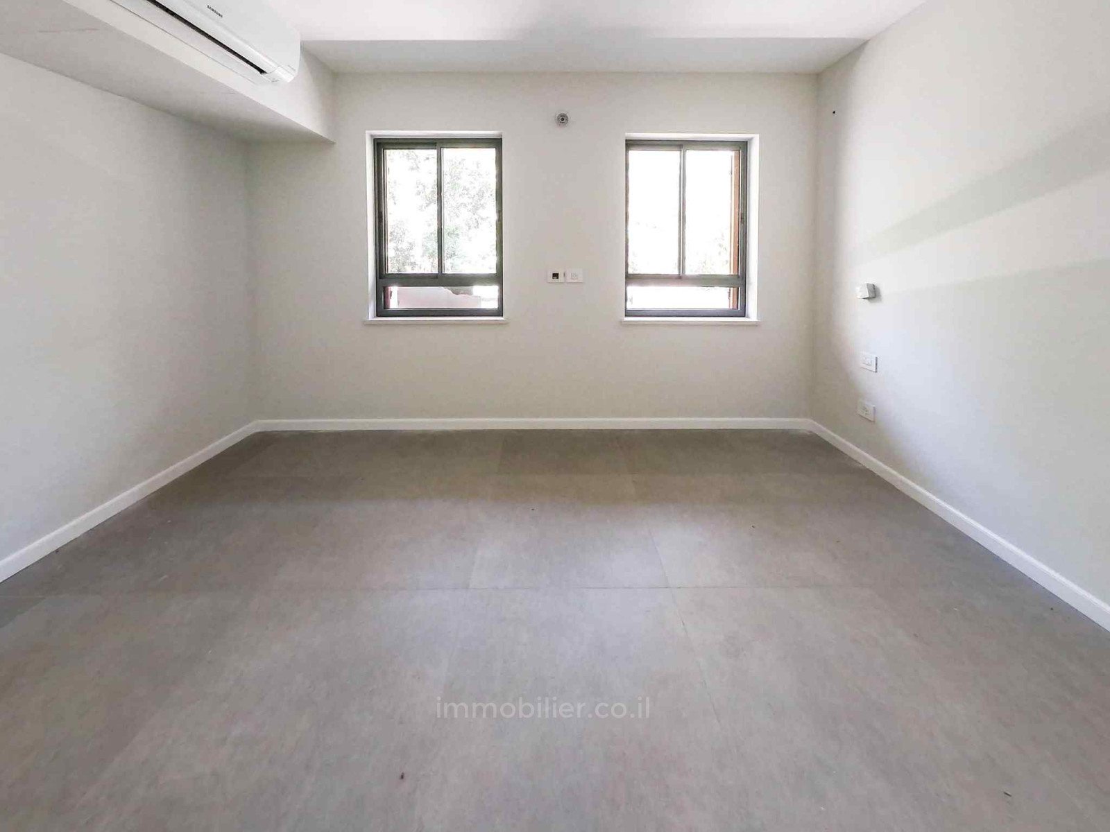 Apartamento 4 cômodos Tel Aviv Lev Tel-Aviv 804-IBL-38