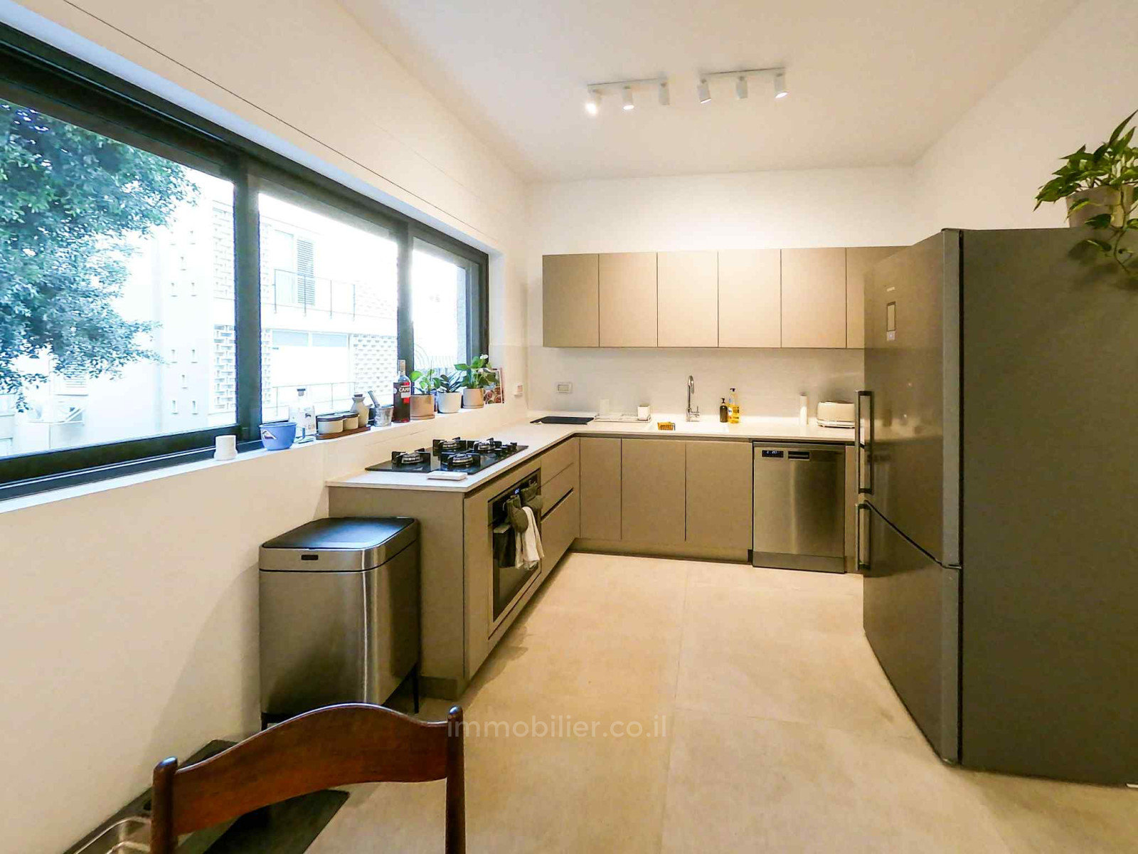 Apartamento 3 cômodos Tel Aviv Lev Tel-Aviv 804-IBL-39