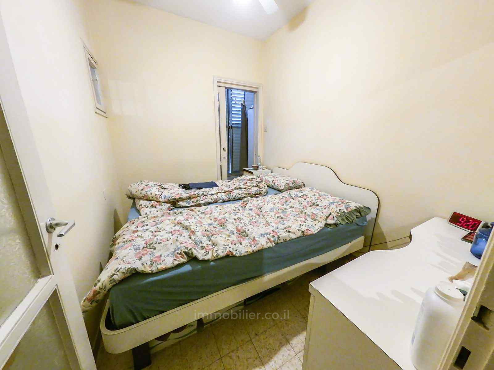 Apartamento 3 cômodos Tel Aviv Bazel 804-IBL-40