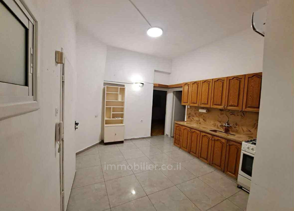 Apartamento 3 cômodos Tel Aviv Centro da cidade 804-IBL-49