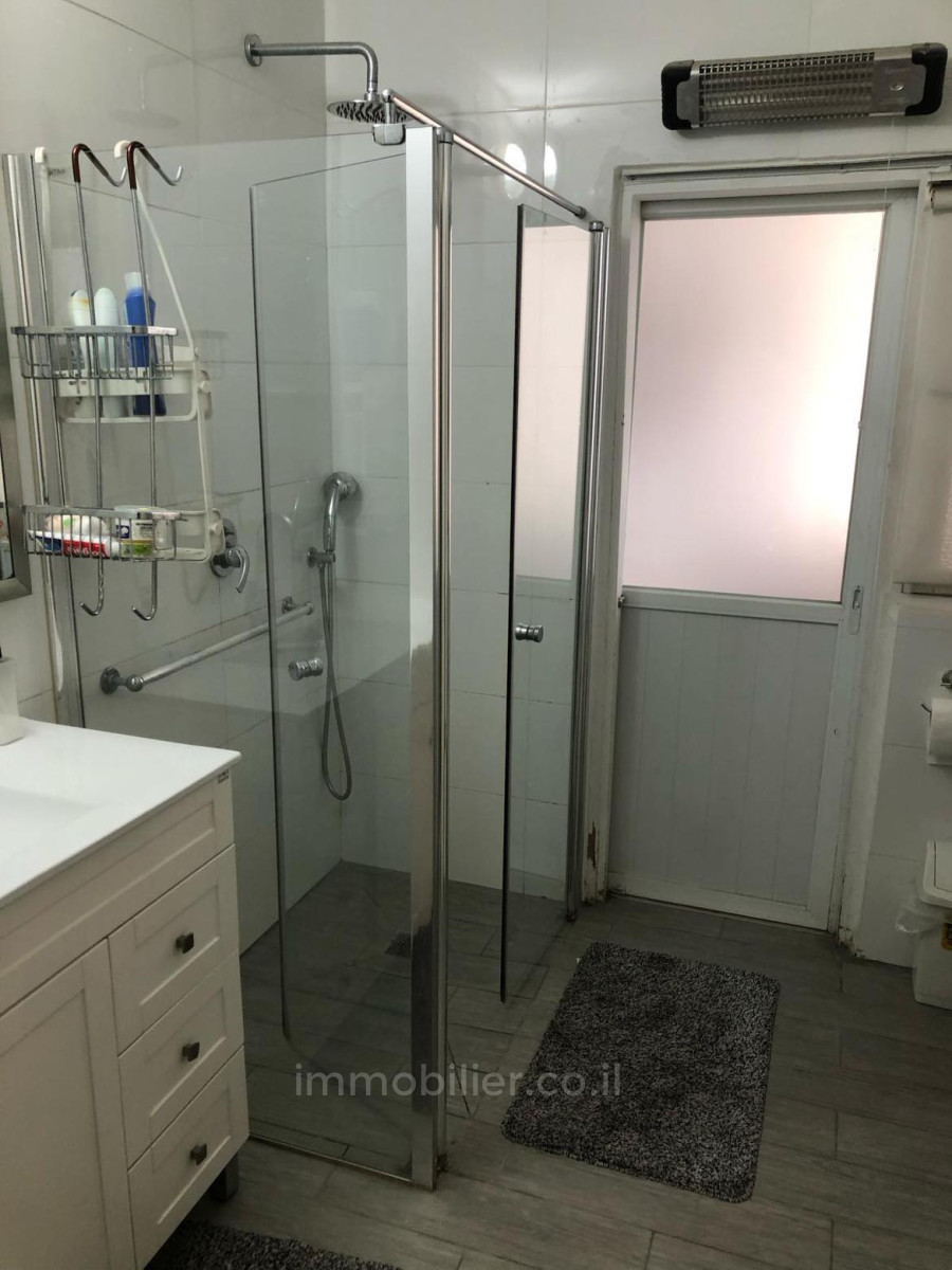 Apartamento 4 cômodos Tel Aviv Hatsafon hayachan 804-IBL-5
