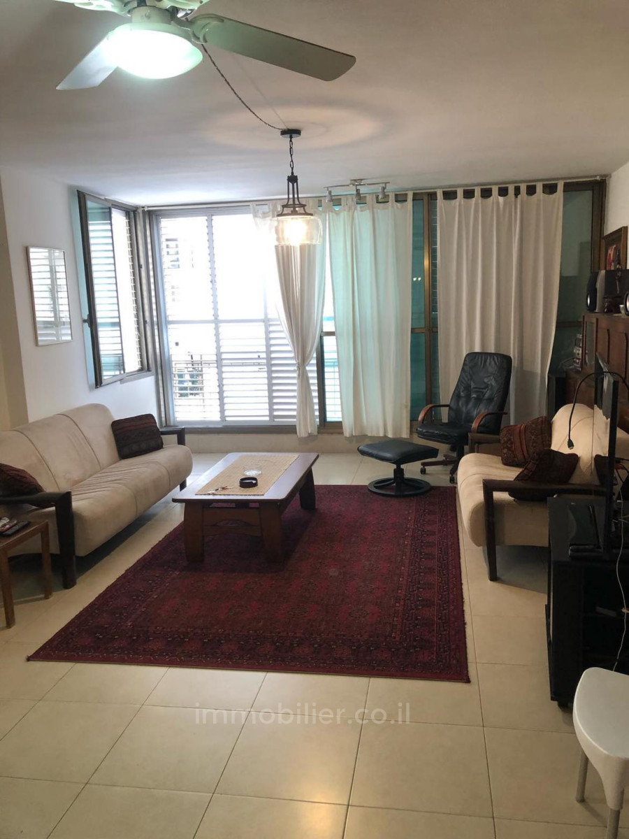 Apartamento 4 cômodos Tel Aviv Hatsafon hayachan 804-IBL-5