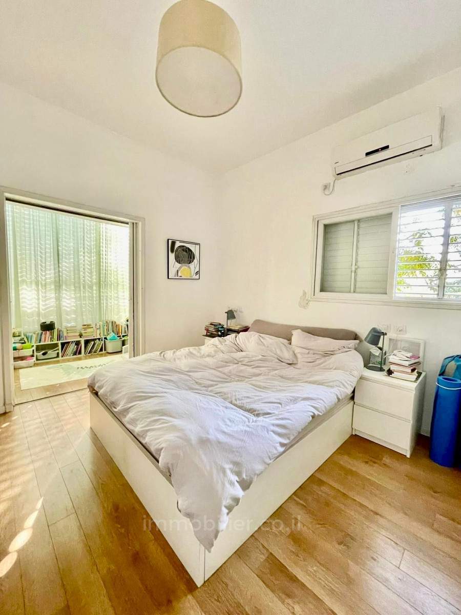 Apartamento 2.5 cômodos Tel Aviv Lev Tel-Aviv 804-IBL-74