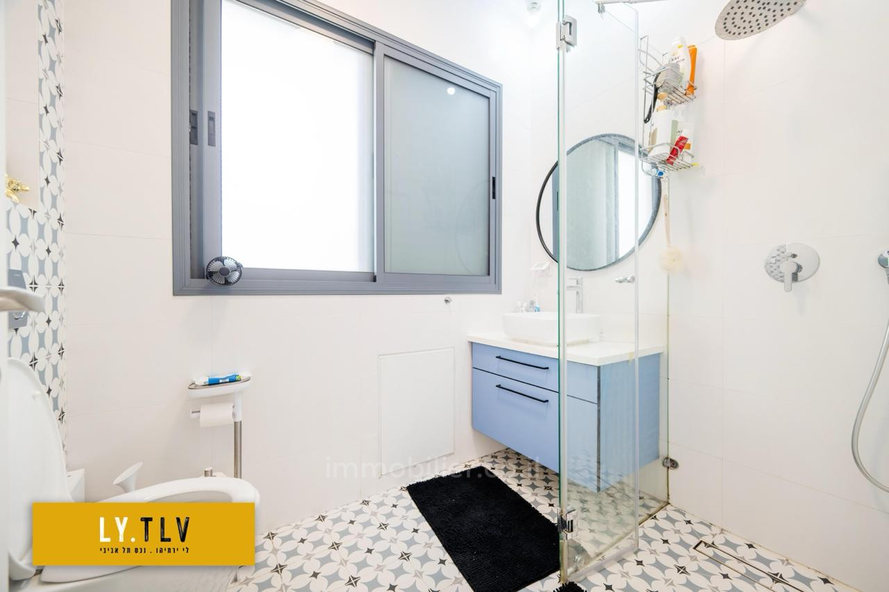 Apartamento 4 cômodos Tel Aviv Montifiory 804-IBL-89