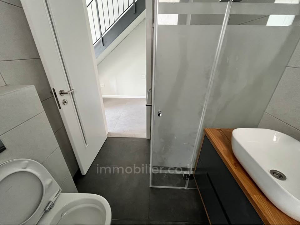 Duplex 3 cômodos Tel Aviv Primeira linha de mar 804-IBL-8