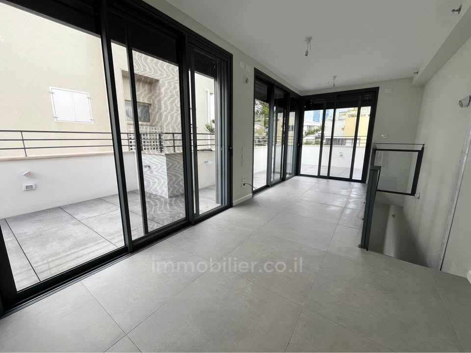 Duplex 3 cômodos Tel Aviv Primeira linha de mar 804-IBL-8