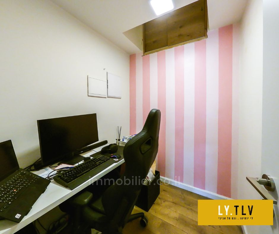 Apartamento 2 cômodos Tel Aviv Lev Tel-Aviv 804-IBL-94