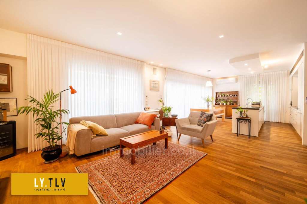 Apartamento 3 cômodos Tel Aviv Lev Tel-Aviv 804-IBL-95