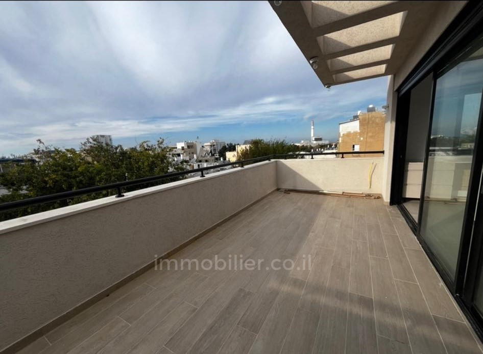 Duplex-Cobertura 4 cômodos Tel Aviv Hatsafon hayachan 804-IBL-9