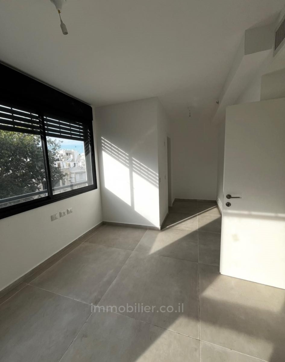 Duplex-Cobertura 4 cômodos Tel Aviv Hatsafon hayachan 804-IBL-9