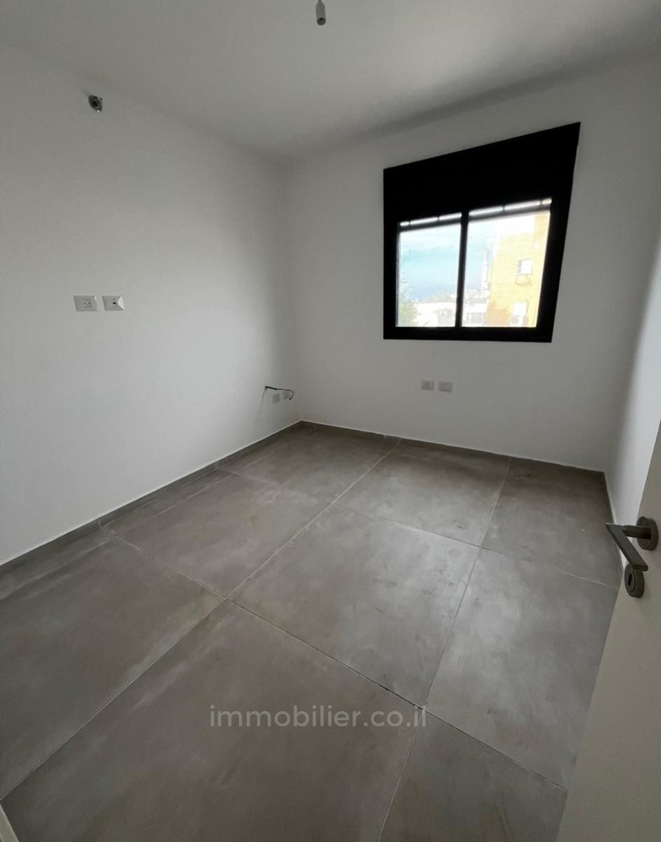Duplex-Cobertura 4 cômodos Tel Aviv Hatsafon hayachan 804-IBL-9