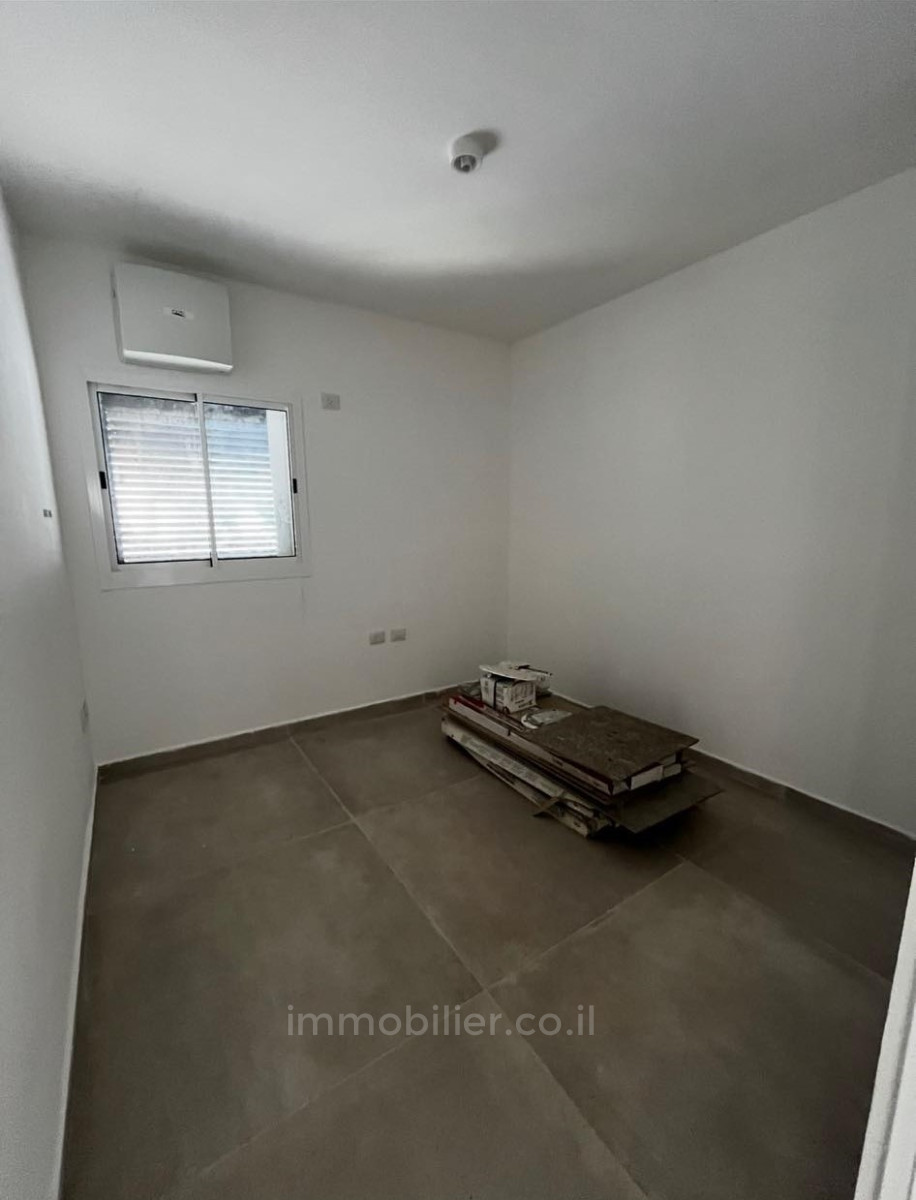 Duplex-Cobertura 4 cômodos Tel Aviv Hatsafon hayachan 804-IBL-9