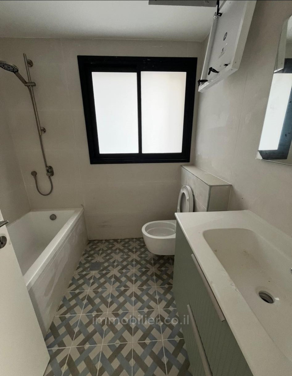 Duplex-Cobertura 4 cômodos Tel Aviv Hatsafon hayachan 804-IBL-9