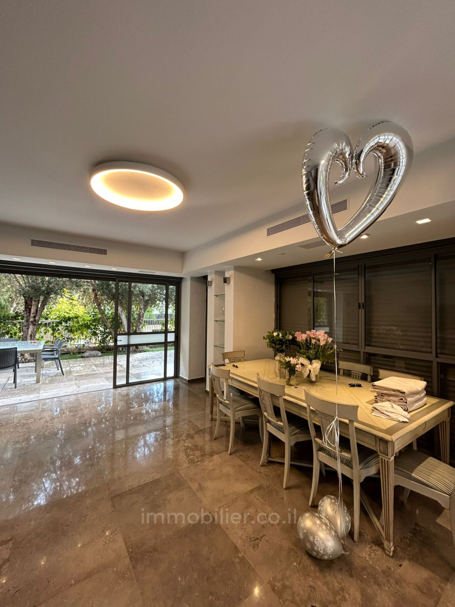 Casarão 5 cômodos Herzliya Neve Amal 806-IBL-5