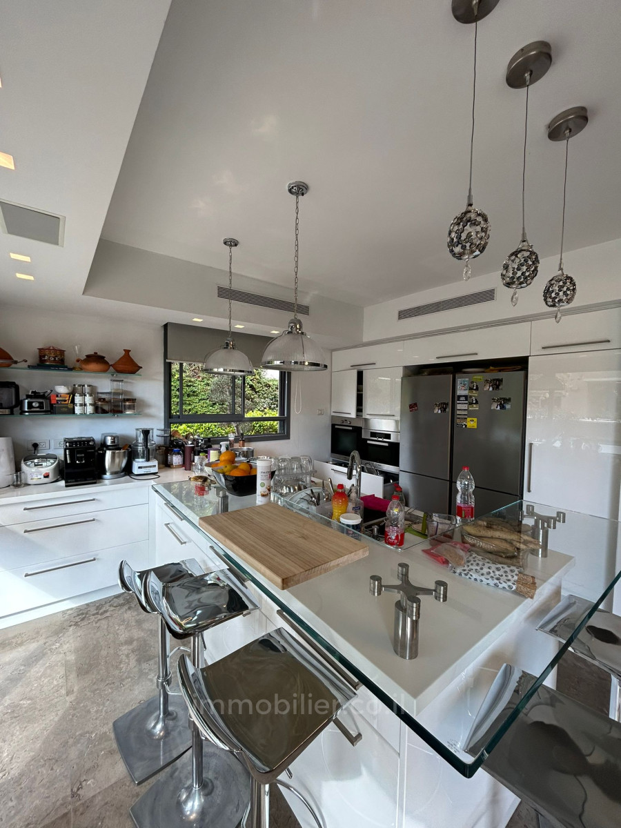 Casarão 5 cômodos Herzliya Neve Amal 806-IBL-5