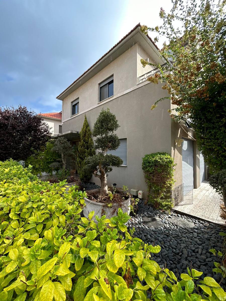 Casarão 5 cômodos Herzliya Neve Amal 806-IBL-5